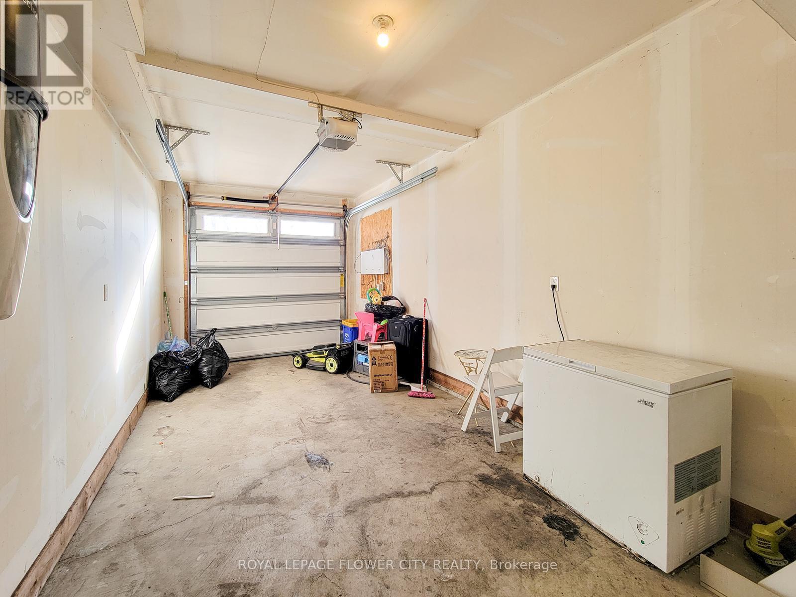 13 Grafton Avenue, Hamilton, ON - Indoor Photo Showing Garage