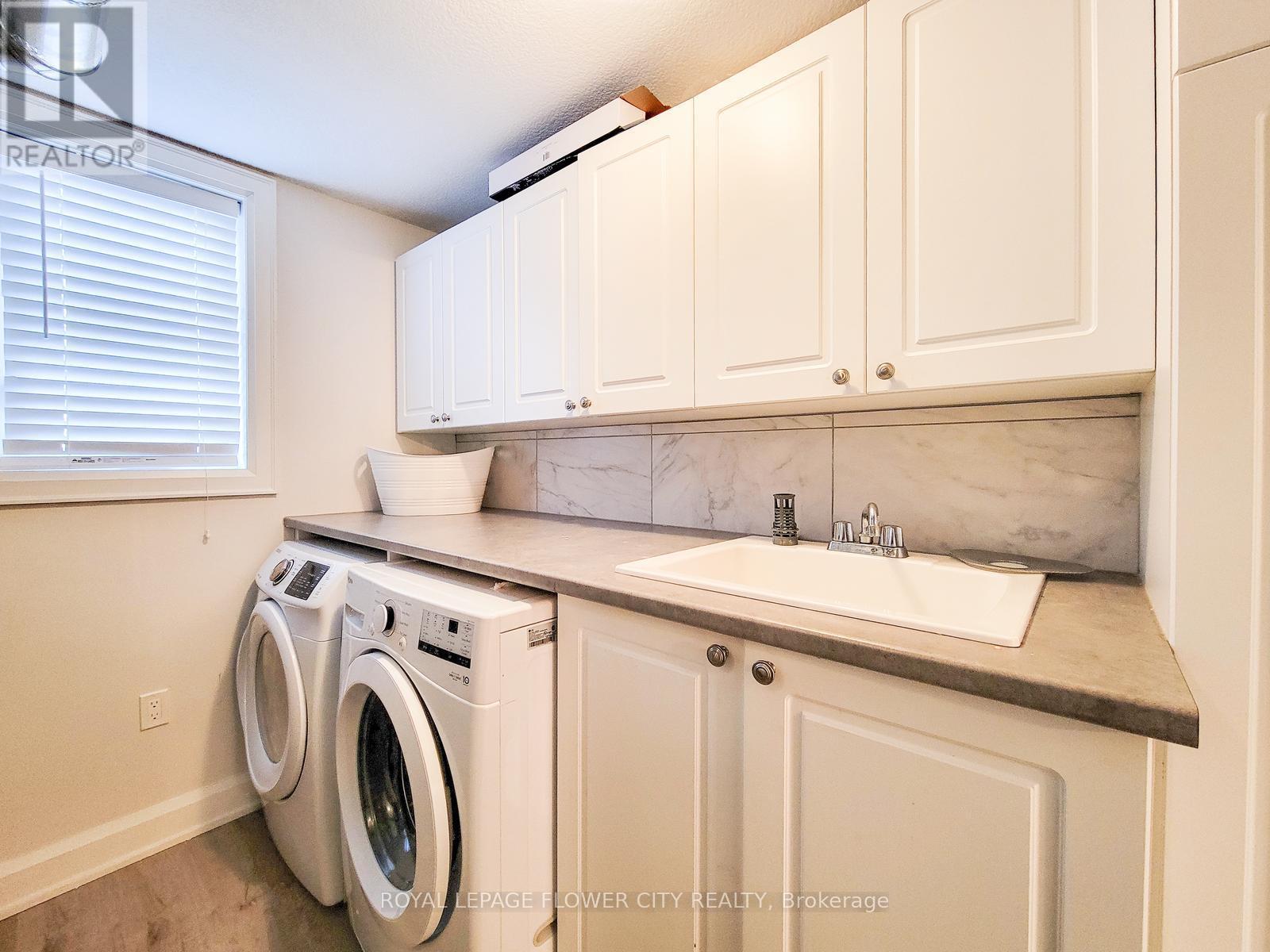 13 Grafton Avenue, Hamilton, ON - Indoor Photo Showing Laundry Room