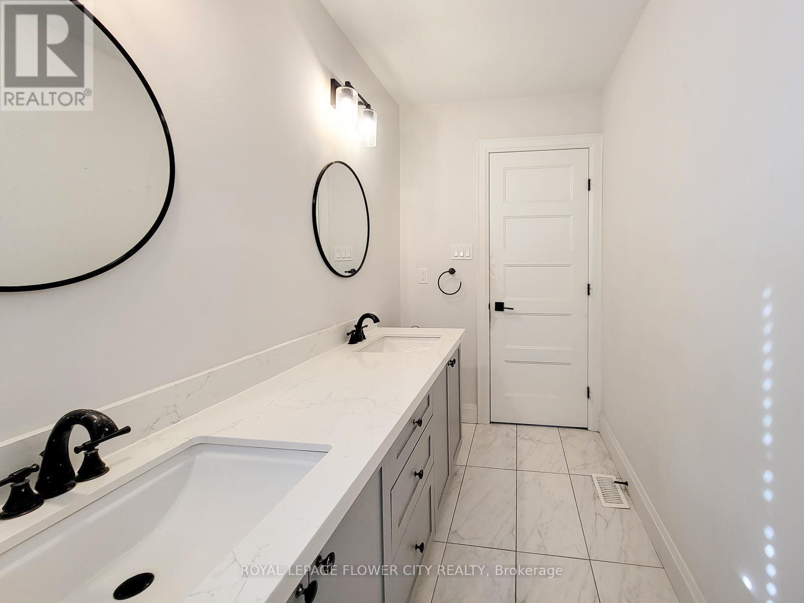 13 Grafton Avenue, Hamilton, ON - Indoor Photo Showing Other Room