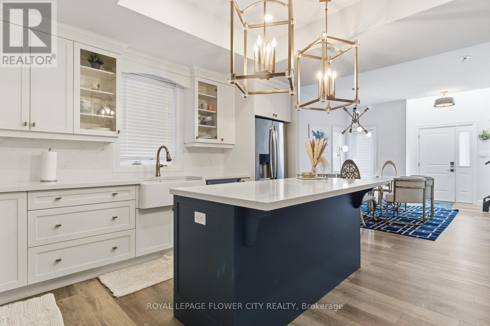 13 Grafton Avenue, Hamilton, ON - Indoor Photo Showing Kitchen With Upgraded Kitchen