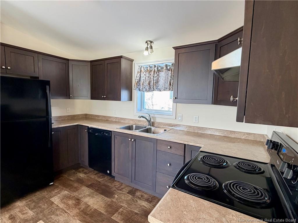 525 Kent Ave, Bathurst, NB