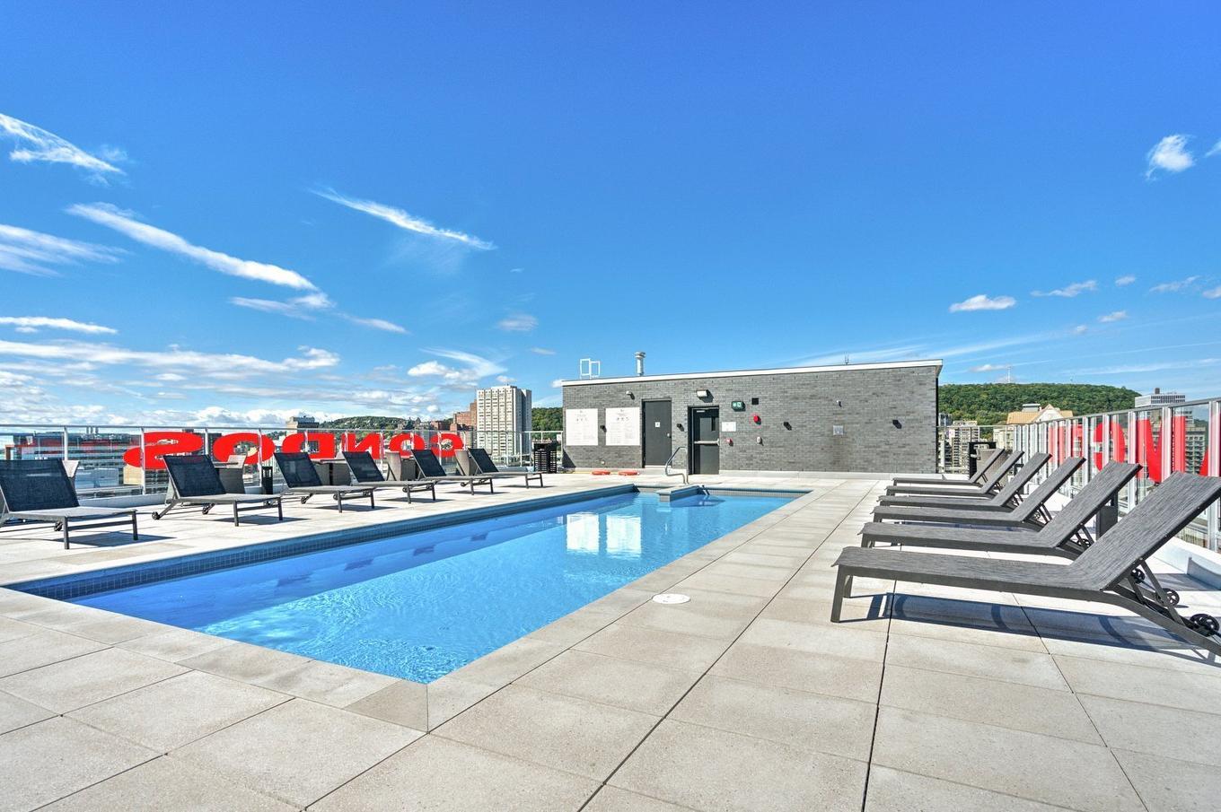 Pool - 405-1211 Rue Drummond, Montréal (Ville-Marie), QC - Outdoor With In Ground Pool