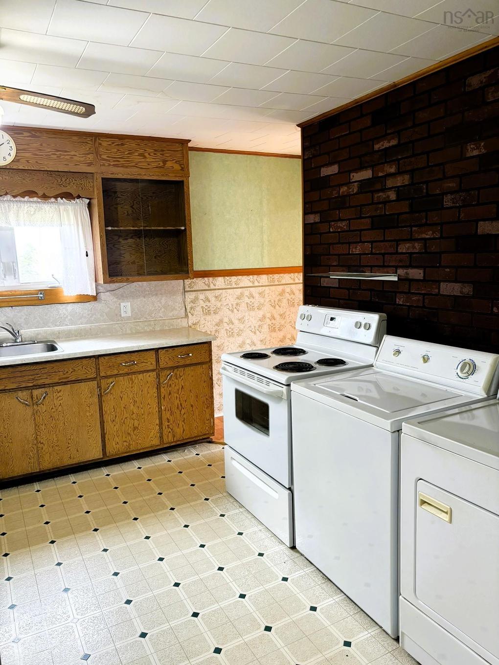 8931 Hwy#209 Highway, Fox River, NS