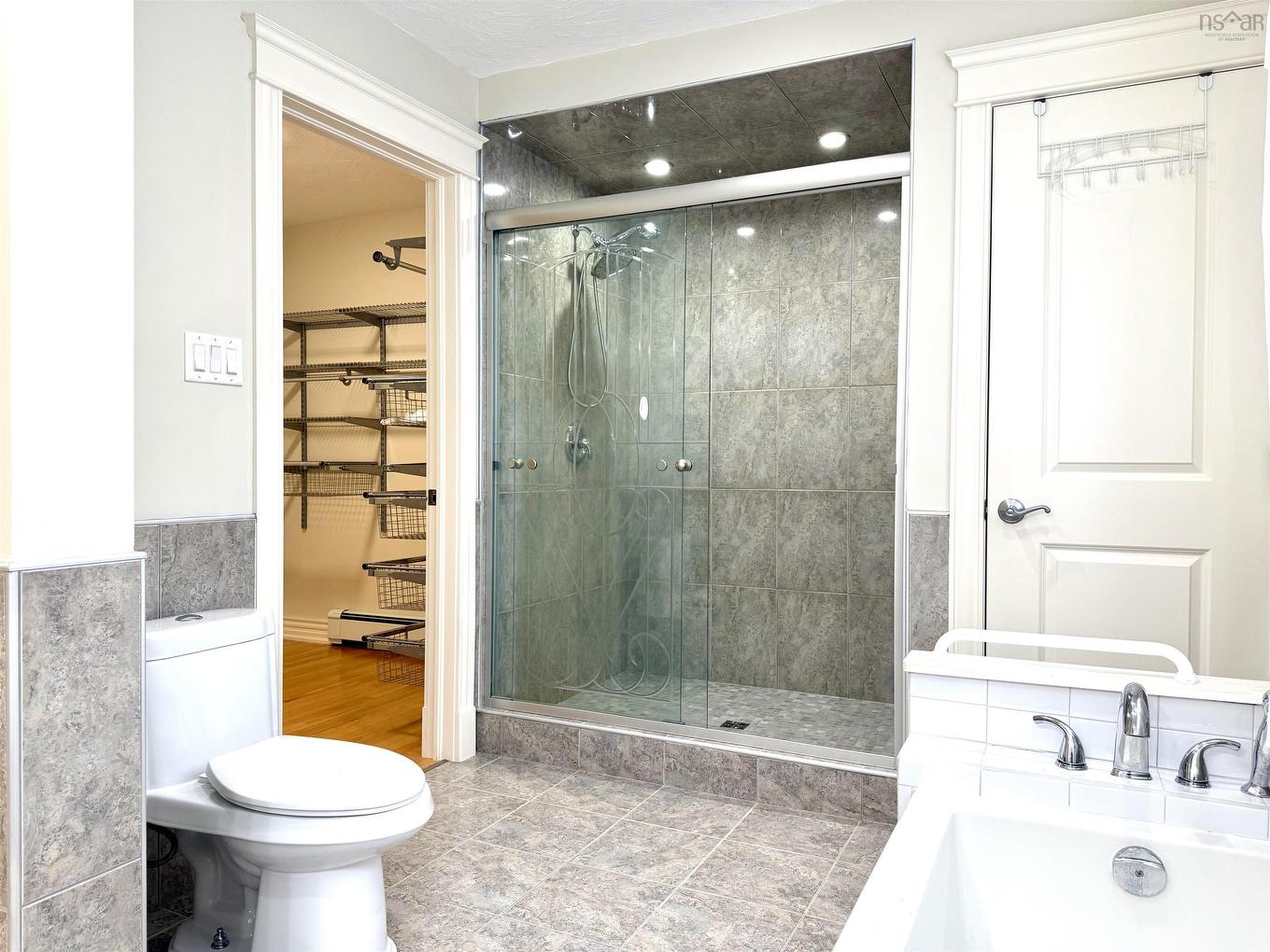 27 Regent Street, Amherst, NS