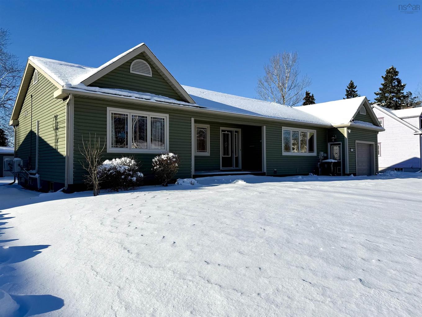 27 Regent Street, Amherst, NS