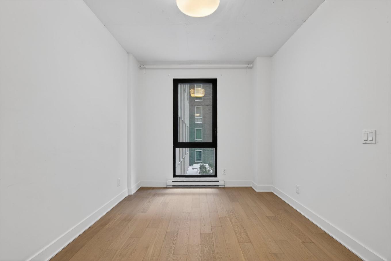 Bedroom - 310-1414 Rue Chomedey, Montréal (Ville-Marie), QC - Indoor Photo Showing Other Room