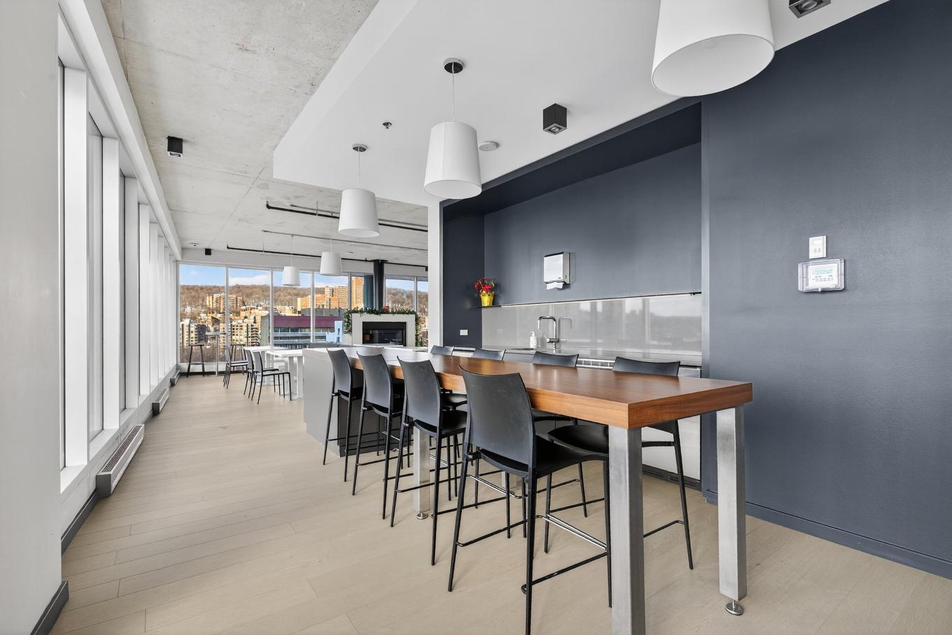 Common room - 310-1414 Rue Chomedey, Montréal (Ville-Marie), QC - Indoor Photo Showing Dining Room