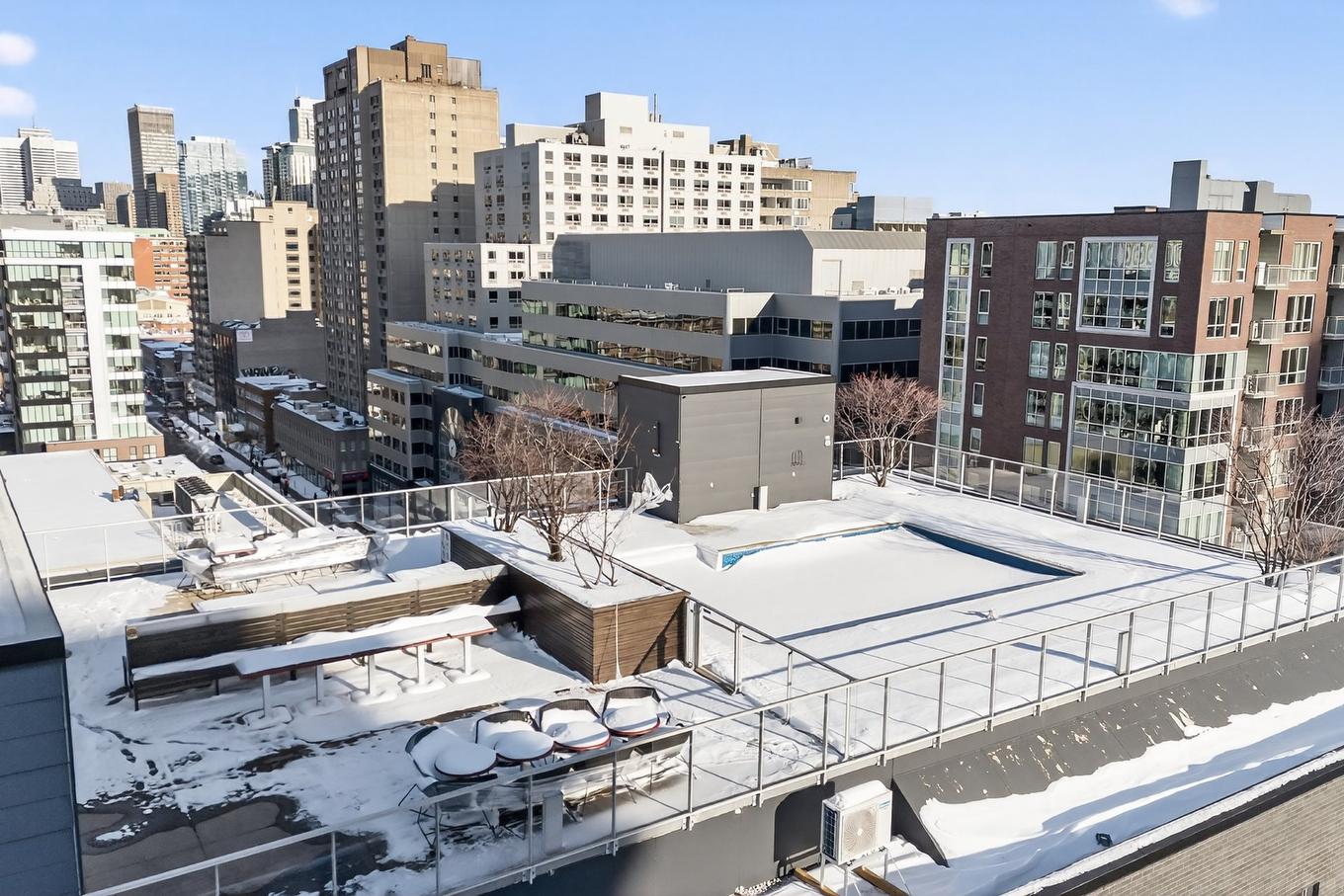 Pool - 310-1414 Rue Chomedey, Montréal (Ville-Marie), QC - Outdoor