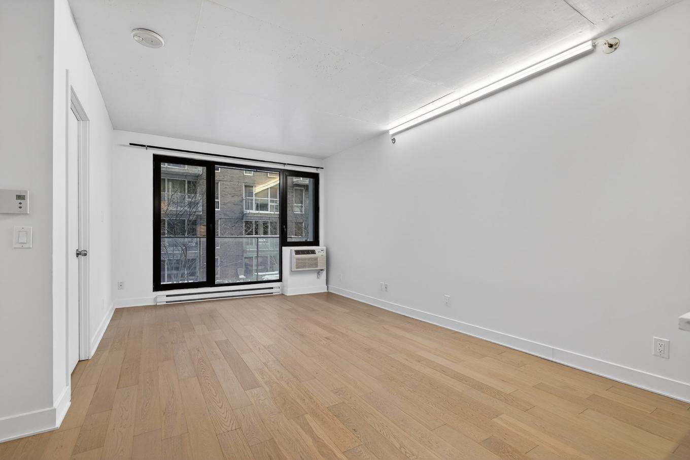 Living room - 310-1414 Rue Chomedey, Montréal (Ville-Marie), QC - Indoor Photo Showing Other Room