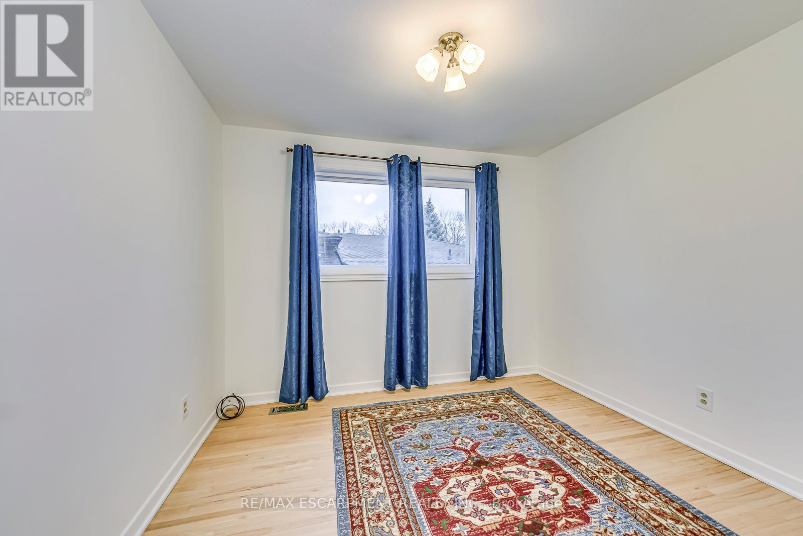 664 Geneva Park Drive, Burlington, ON - Indoor Photo Showing Other Room