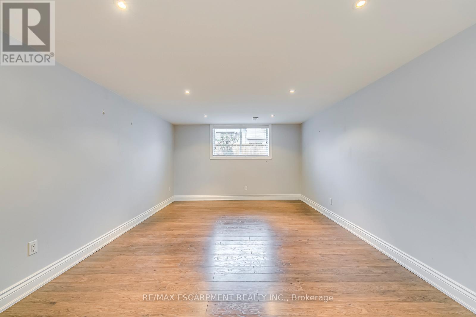 664 Geneva Park Drive, Burlington, ON - Indoor Photo Showing Other Room