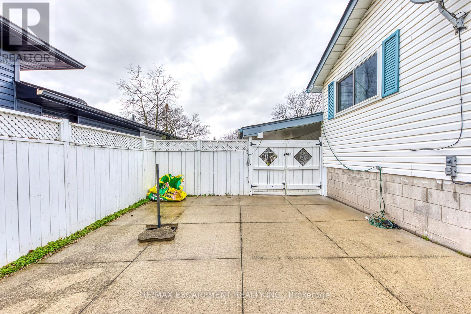 664 Geneva Park Drive, Burlington, ON - Outdoor With Exterior