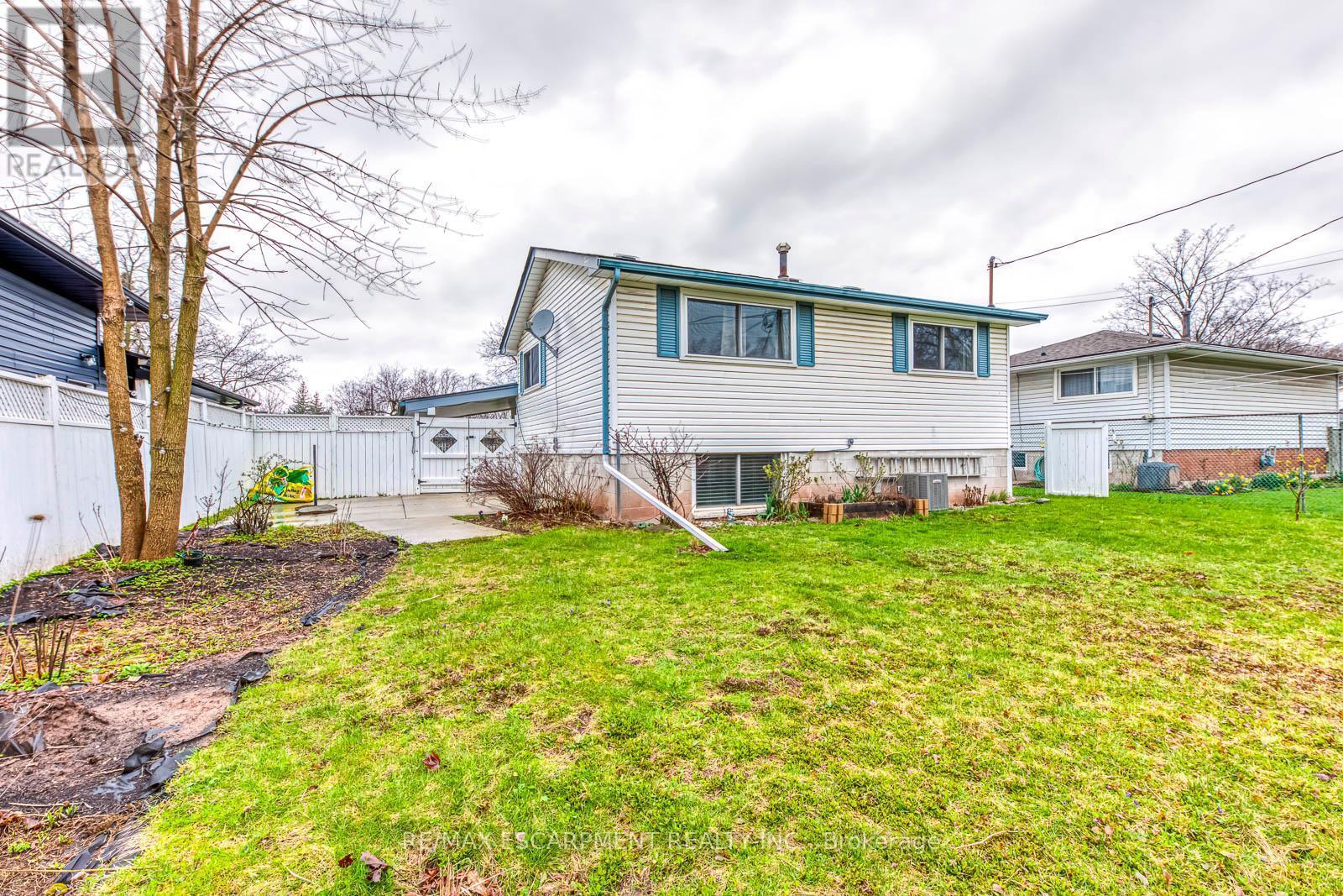 664 Geneva Park Drive, Burlington, ON - Outdoor