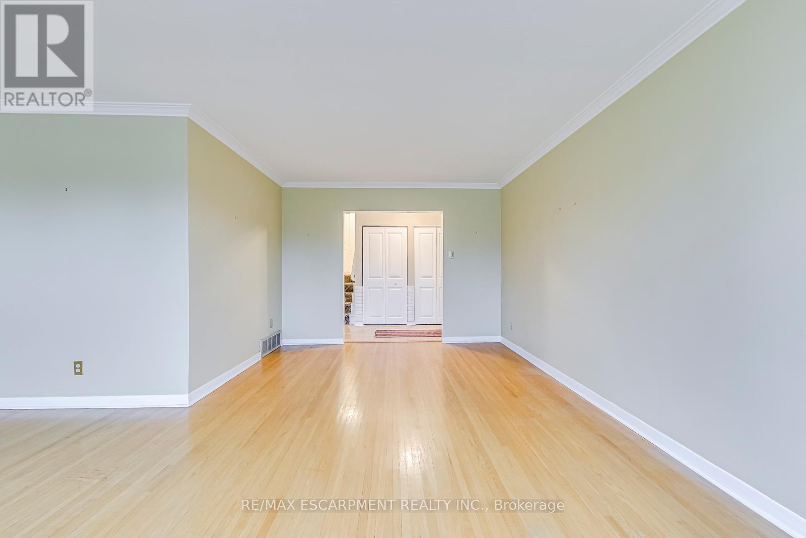 664 Geneva Park Drive, Burlington, ON - Indoor Photo Showing Other Room