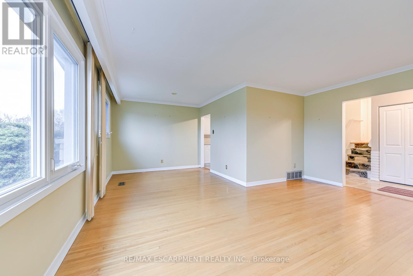 664 Geneva Park Drive, Burlington, ON - Indoor Photo Showing Other Room