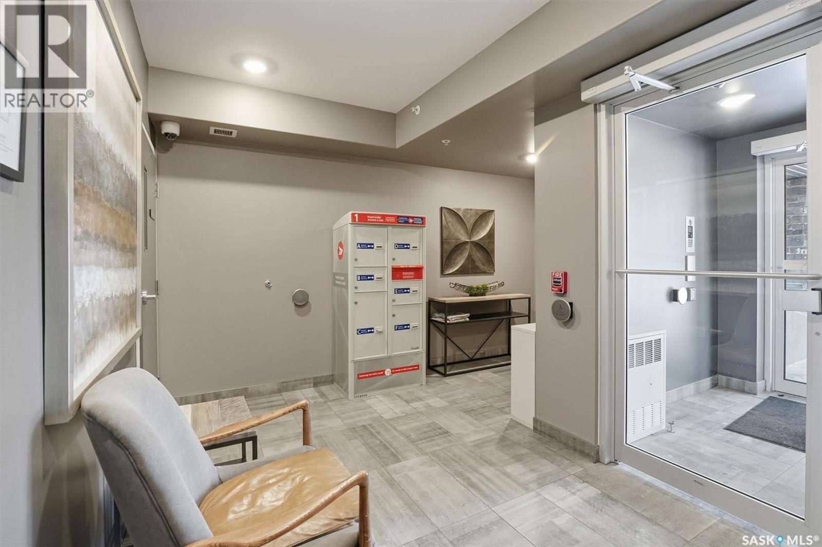 3101 106 Willis Crescent, Saskatoon, SK - Indoor