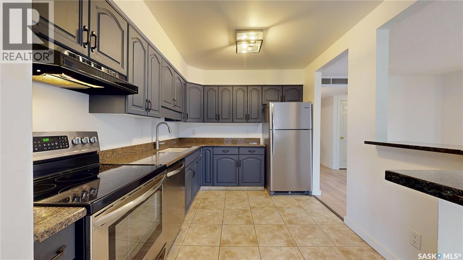 304 2315 Cornwall Street, Regina, SK - Indoor Photo Showing Kitchen