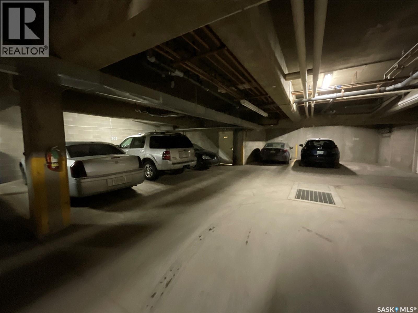 304 2315 Cornwall Street, Regina, SK - Indoor Photo Showing Garage
