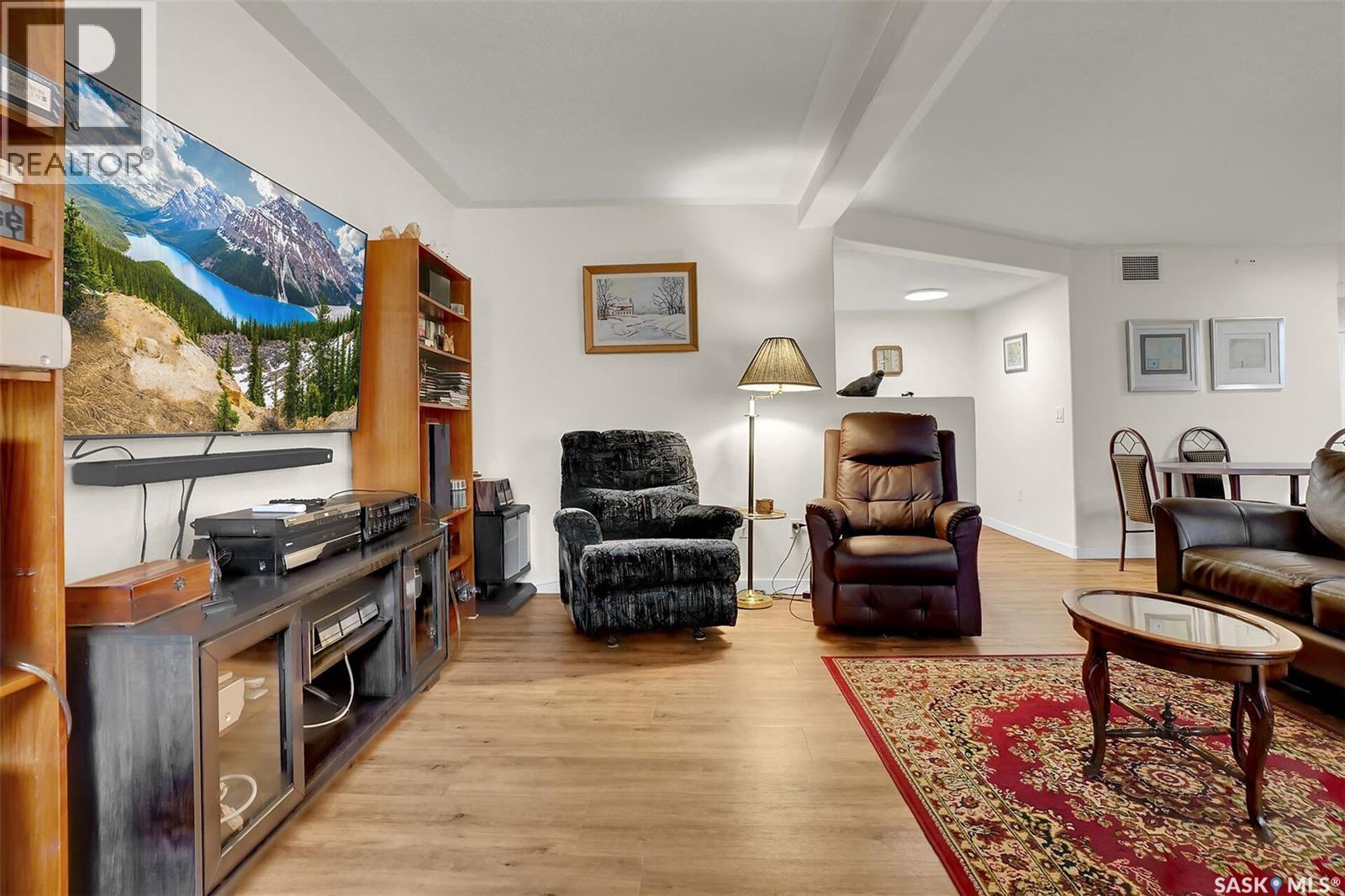 101 2217 Angus Street, Regina, SK - Indoor Photo Showing Living Room