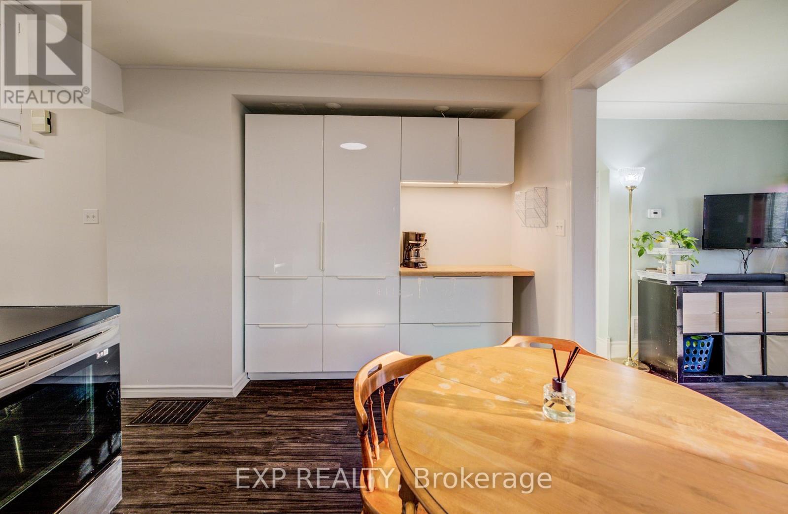 53 Norfolk Avenue, Cambridge, ON - Indoor Photo Showing Kitchen
