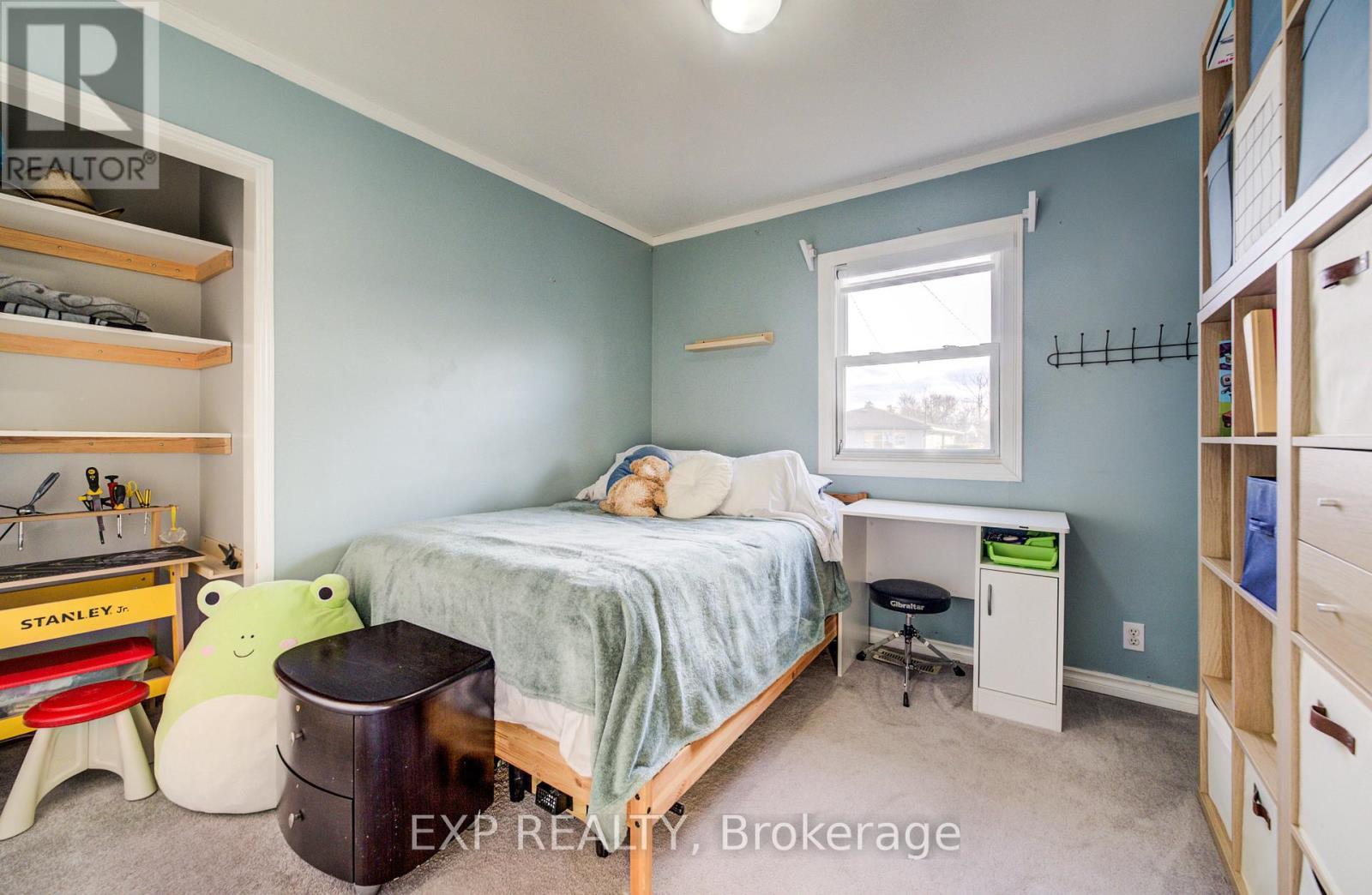 53 Norfolk Avenue, Cambridge, ON - Indoor Photo Showing Bedroom
