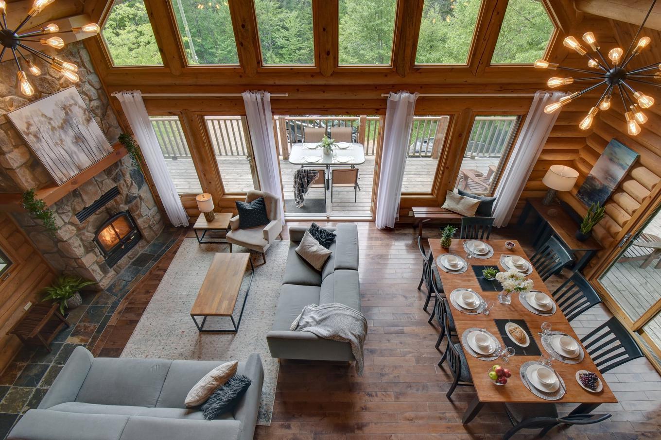 Vue d'ensemble - 973 Ch. Des Pionniers, Labelle, QC - Indoor Photo Showing Living Room With Fireplace