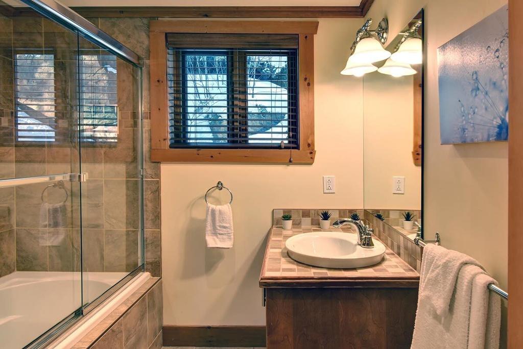 Salle de bains - 973 Ch. Des Pionniers, Labelle, QC - Indoor Photo Showing Bathroom