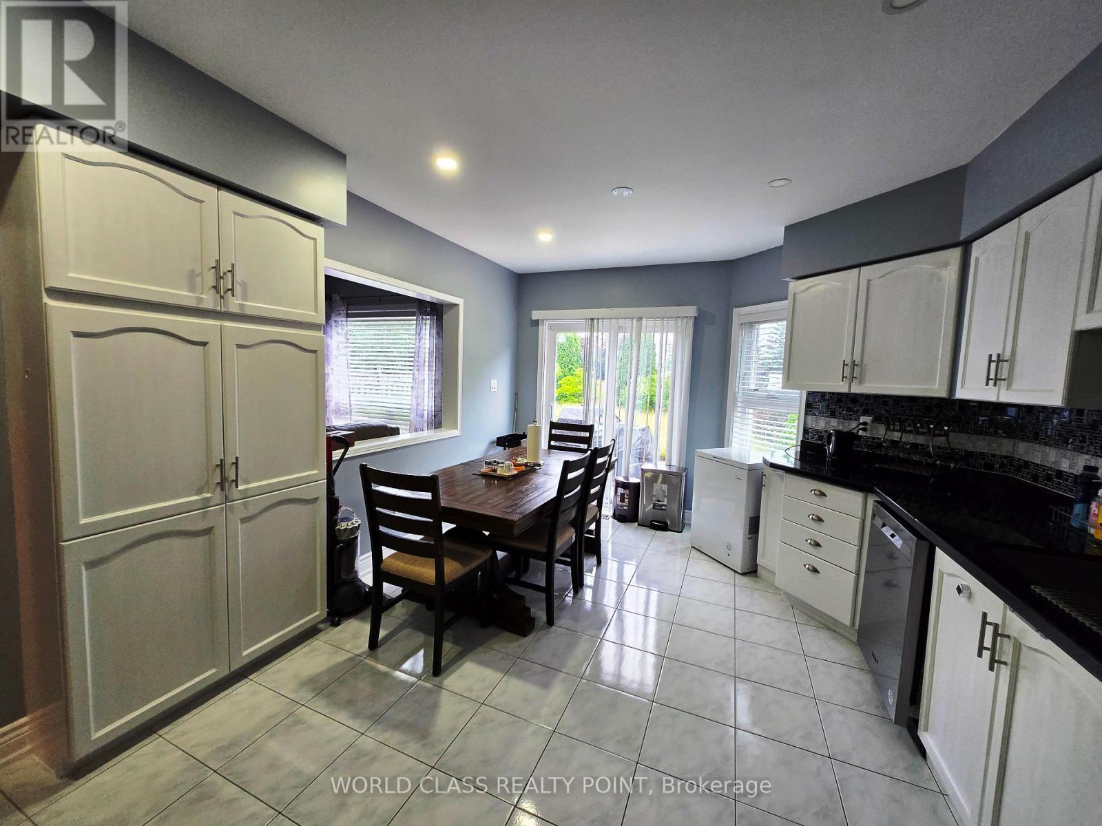 6136 Ford Road, Mississauga, ON - Indoor