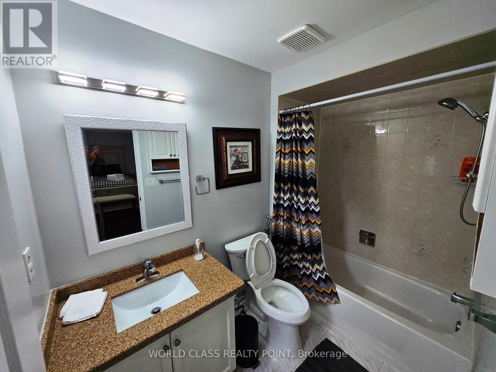 6136 Ford Road, Mississauga, ON - Indoor Photo Showing Bathroom