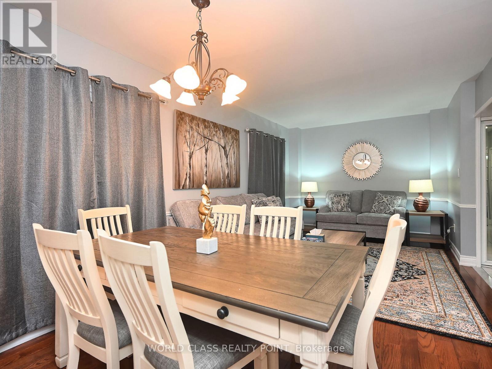 6136 Ford Road, Mississauga, ON - Indoor Photo Showing Dining Room