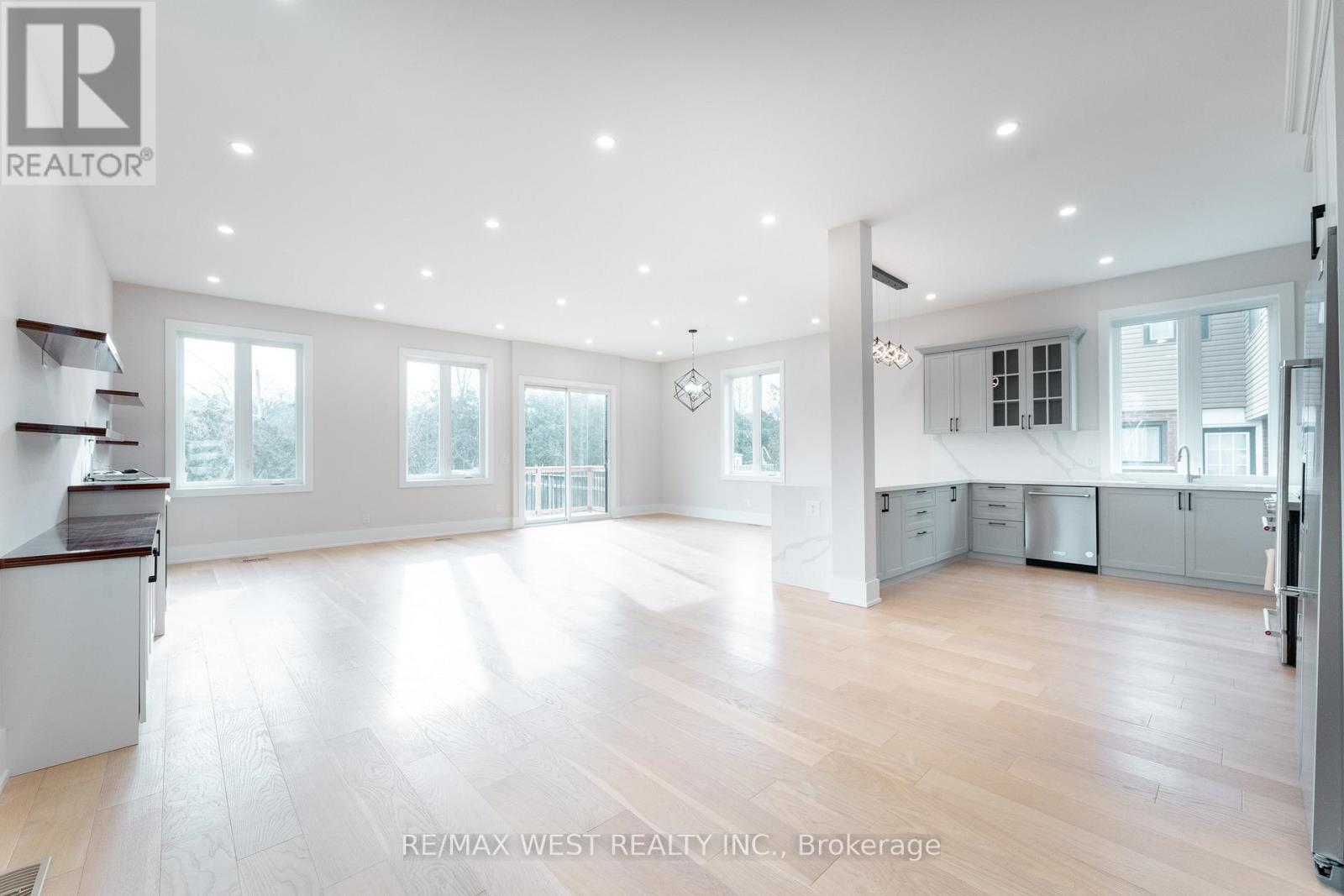 185 Riverview Boulevard, St. Catharines, ON - Indoor Photo Showing Kitchen