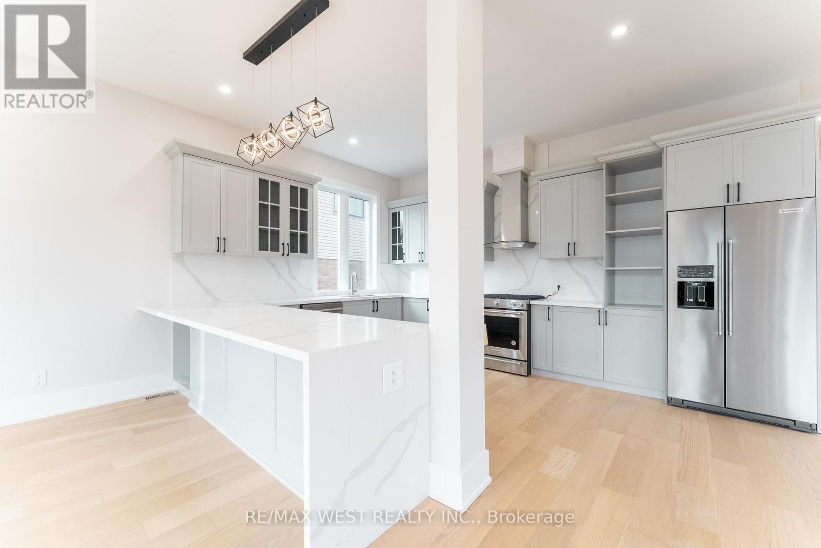 185 Riverview Boulevard, St. Catharines, ON - Indoor Photo Showing Kitchen