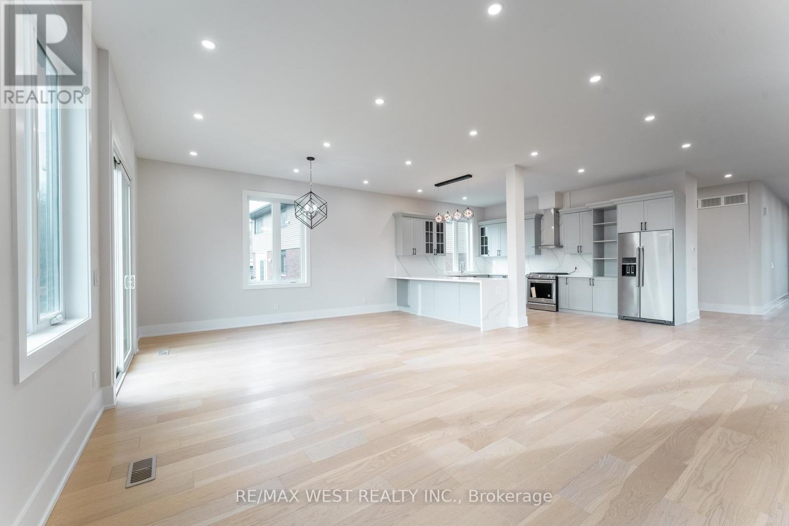 185 Riverview Boulevard, St. Catharines, ON - Indoor