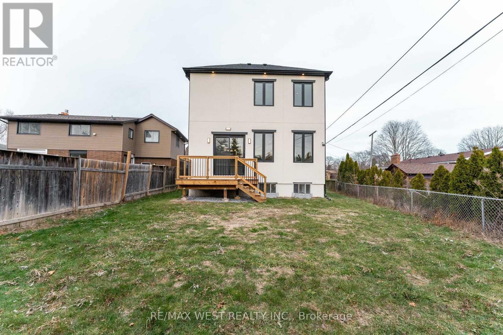 185 Riverview Boulevard, St. Catharines, ON - Outdoor With Deck Patio Veranda