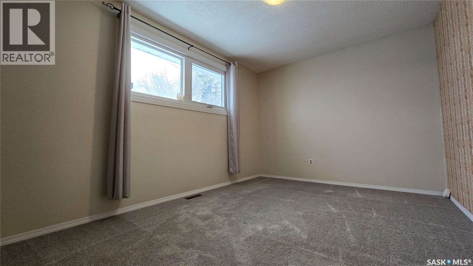 854 Broad Street N, Regina, SK - Indoor Photo Showing Other Room