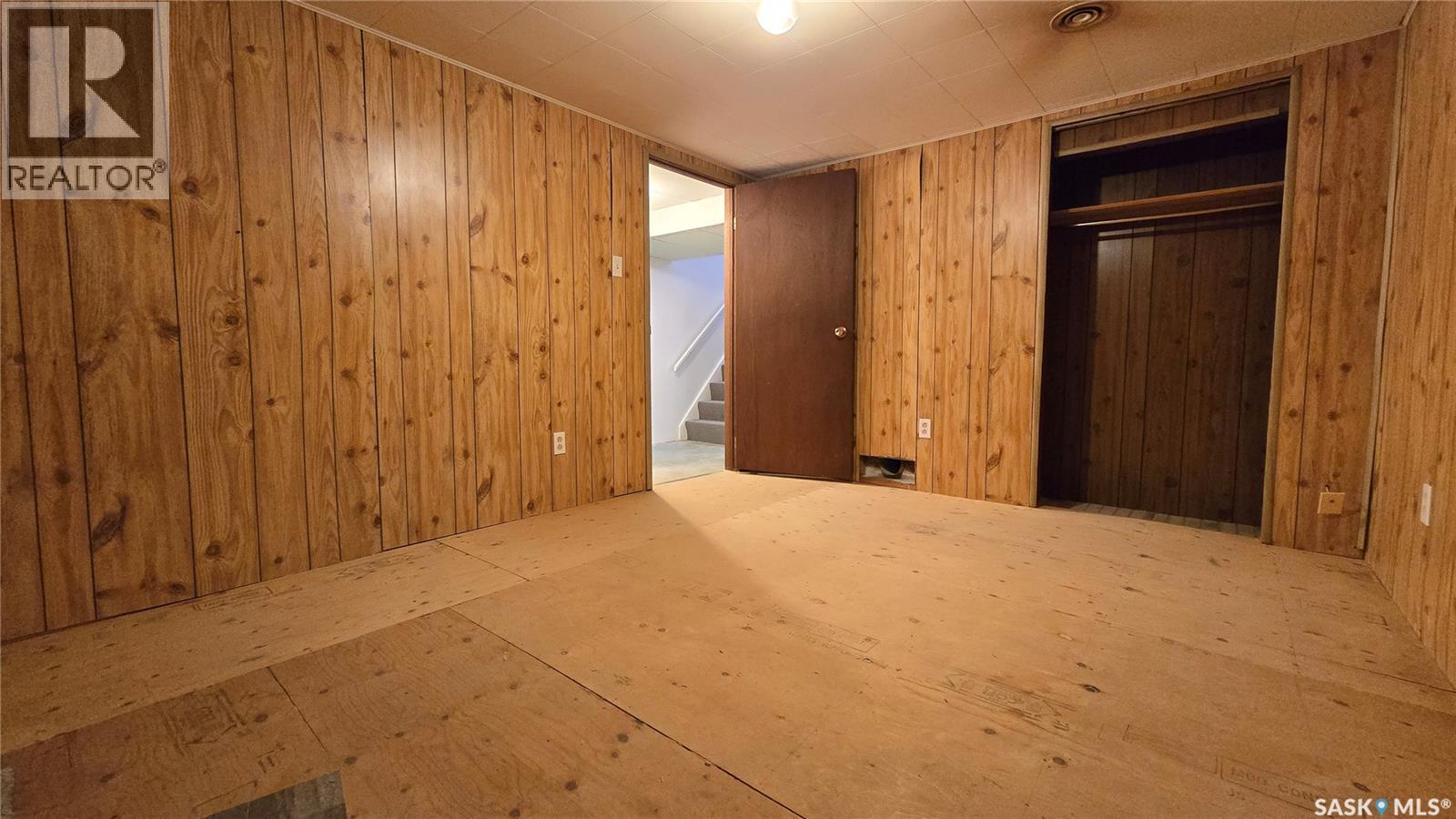 854 Broad Street N, Regina, SK - Indoor