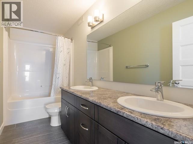 4337 Green Apple Drive E, Regina, SK - Indoor Photo Showing Bathroom