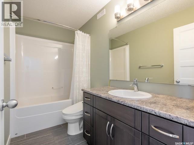 4337 Green Apple Drive E, Regina, SK - Indoor Photo Showing Bathroom