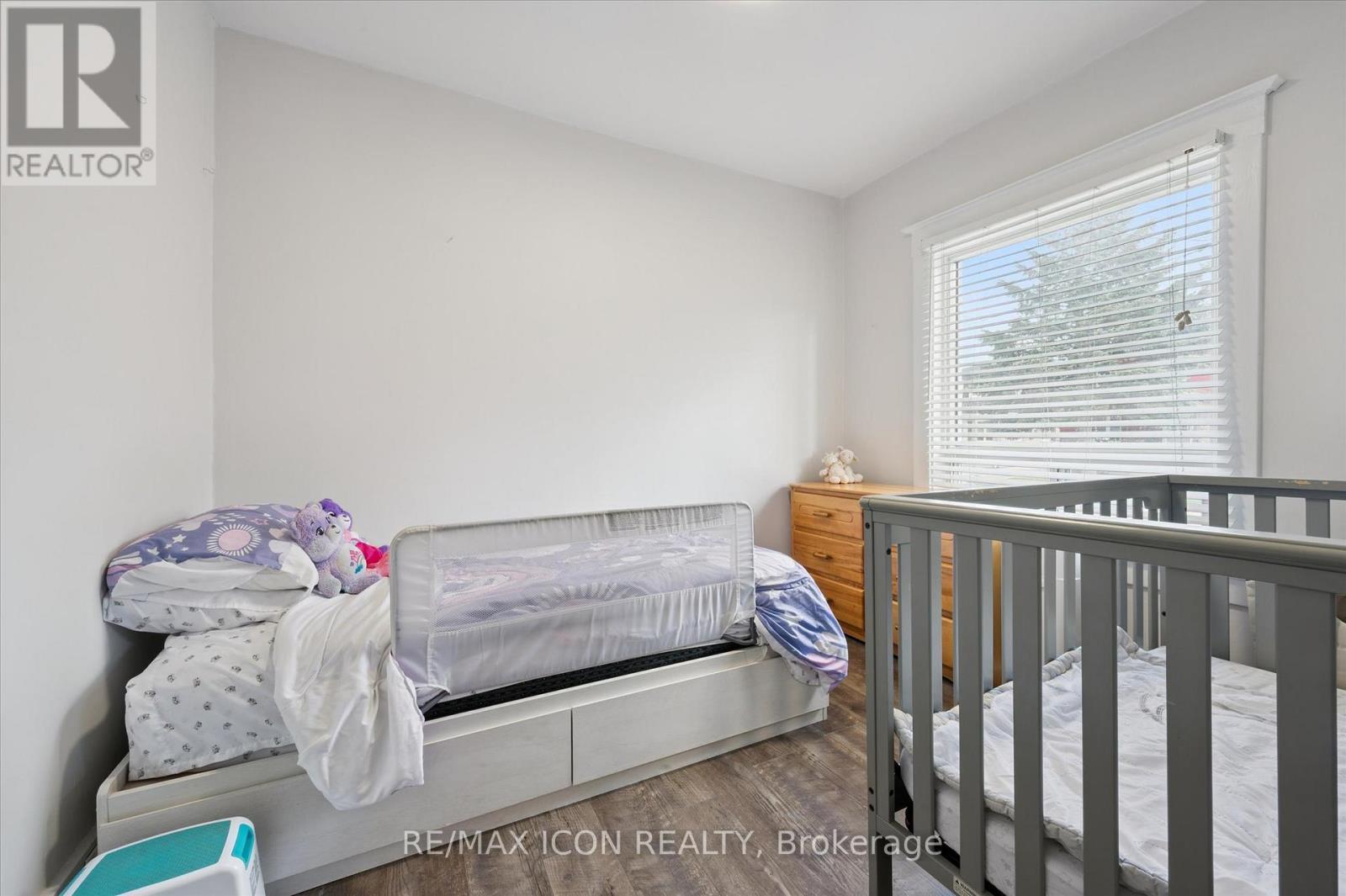 262 Madison Avenue S, Kitchener, ON - Indoor Photo Showing Bedroom