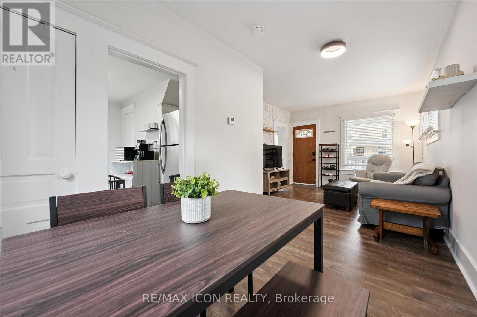 262 Madison Avenue S, Kitchener, ON - Indoor