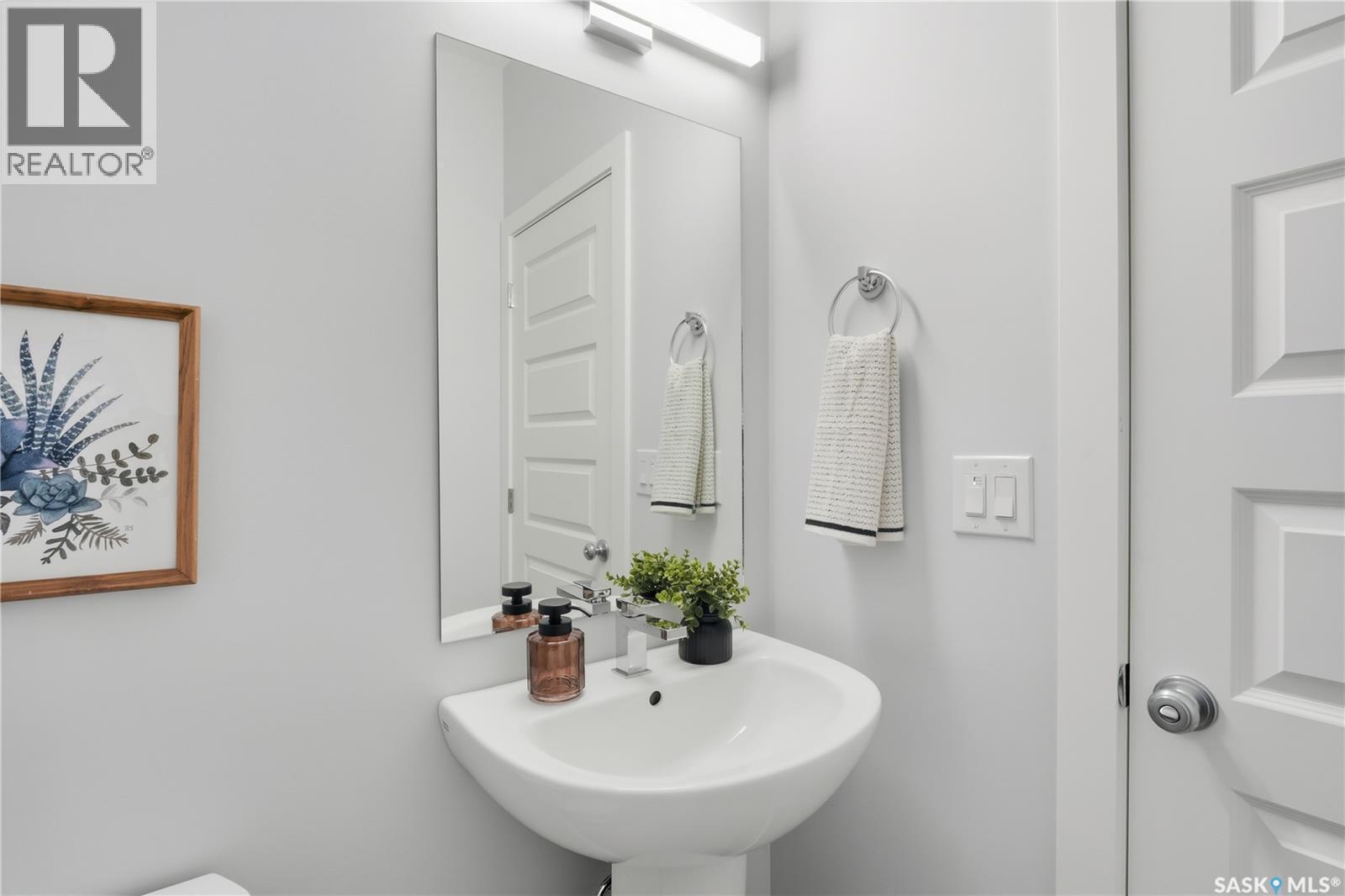 8657 Wheat Crescent, Regina, SK - Indoor Photo Showing Bathroom