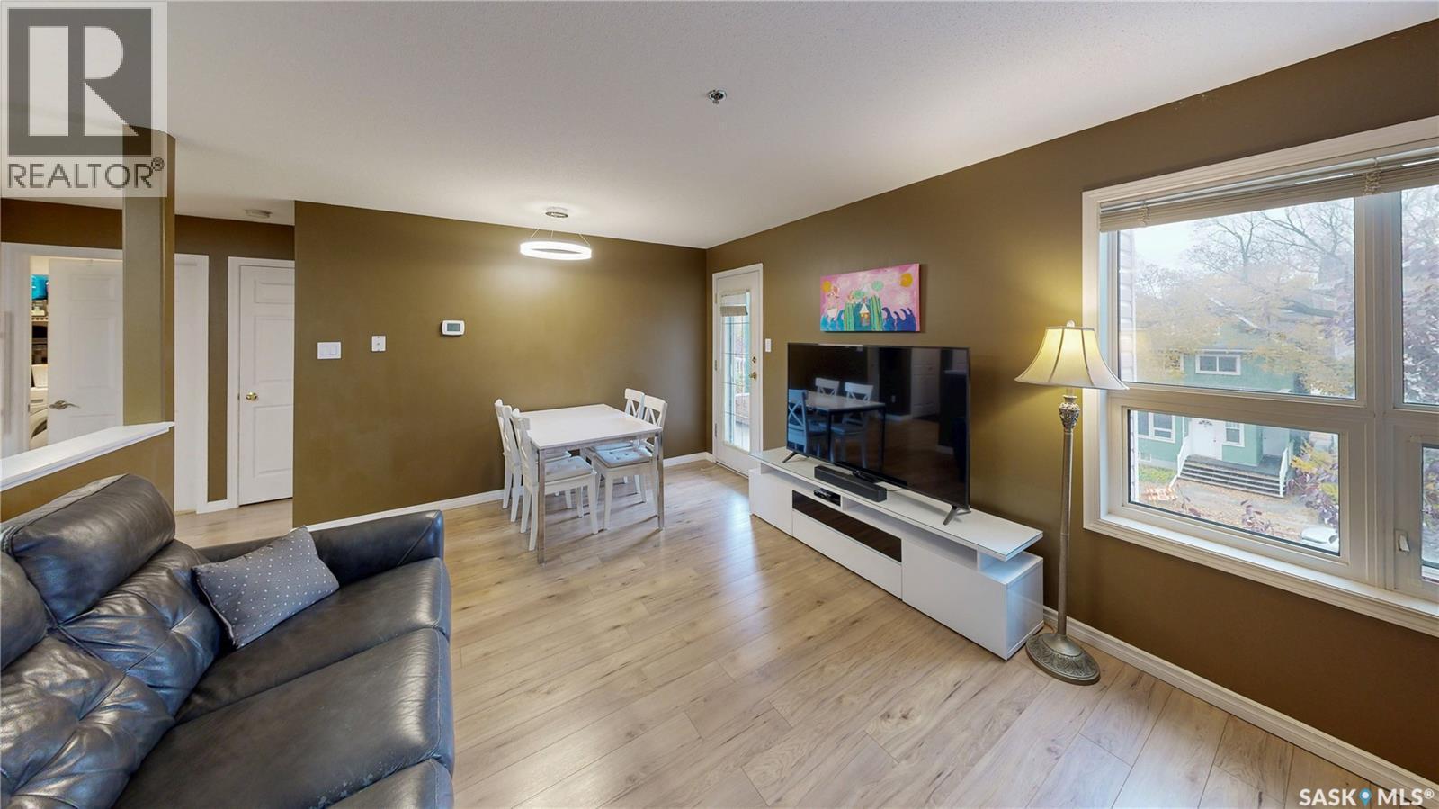 305 2203 Angus Street, Regina, SK - Indoor Photo Showing Living Room
