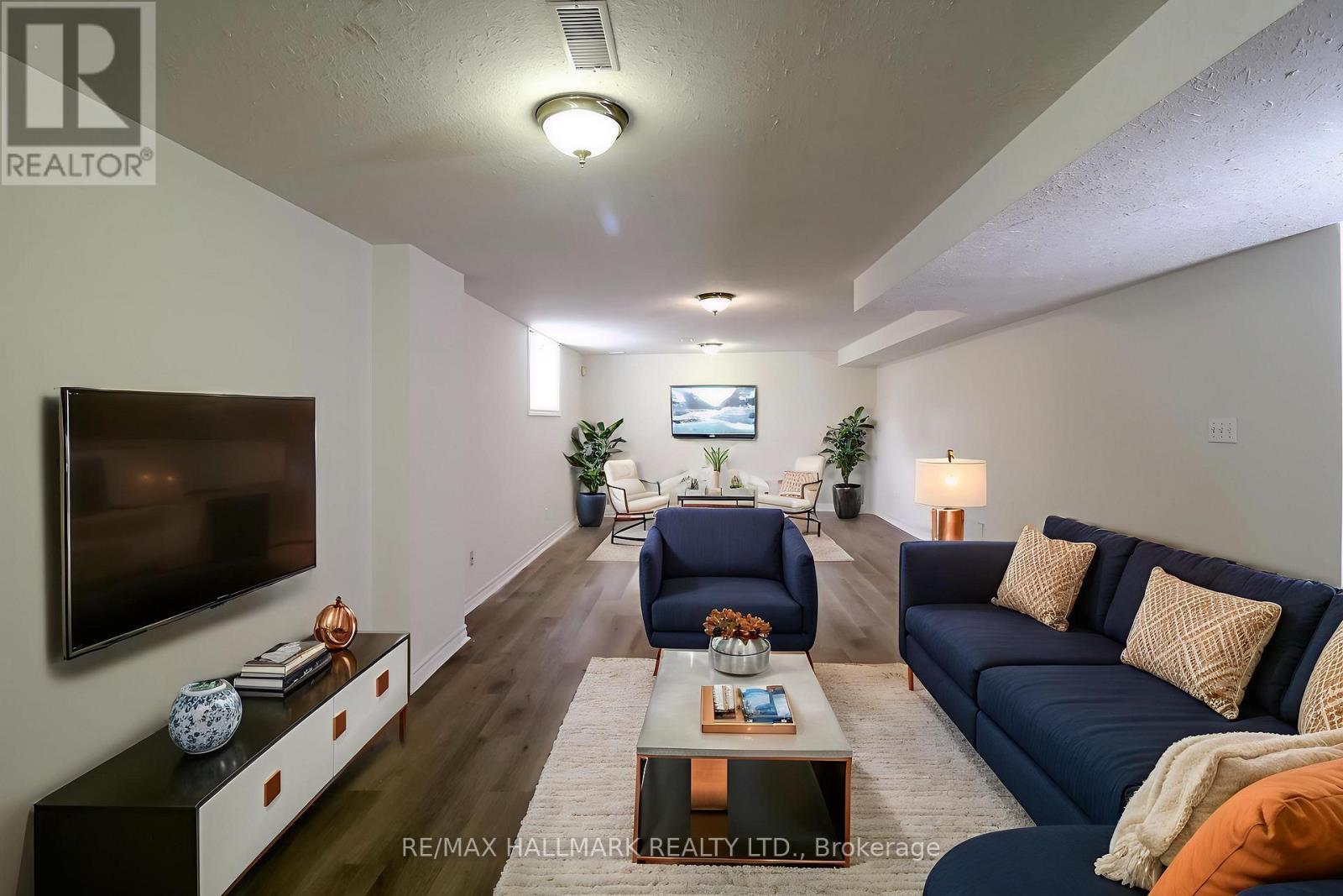 138 Colbeck Drive, Welland, ON - Indoor Photo Showing Living Room