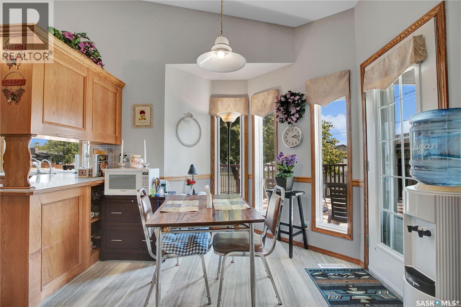 302 6Th Street, Hague, SK - Indoor