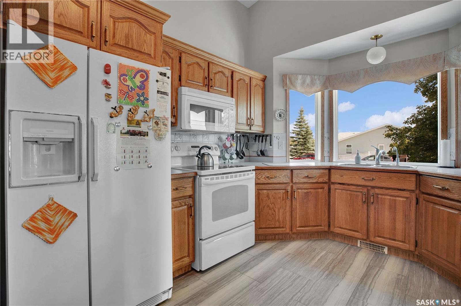 302 6Th Street, Hague, SK - Indoor Photo Showing Kitchen