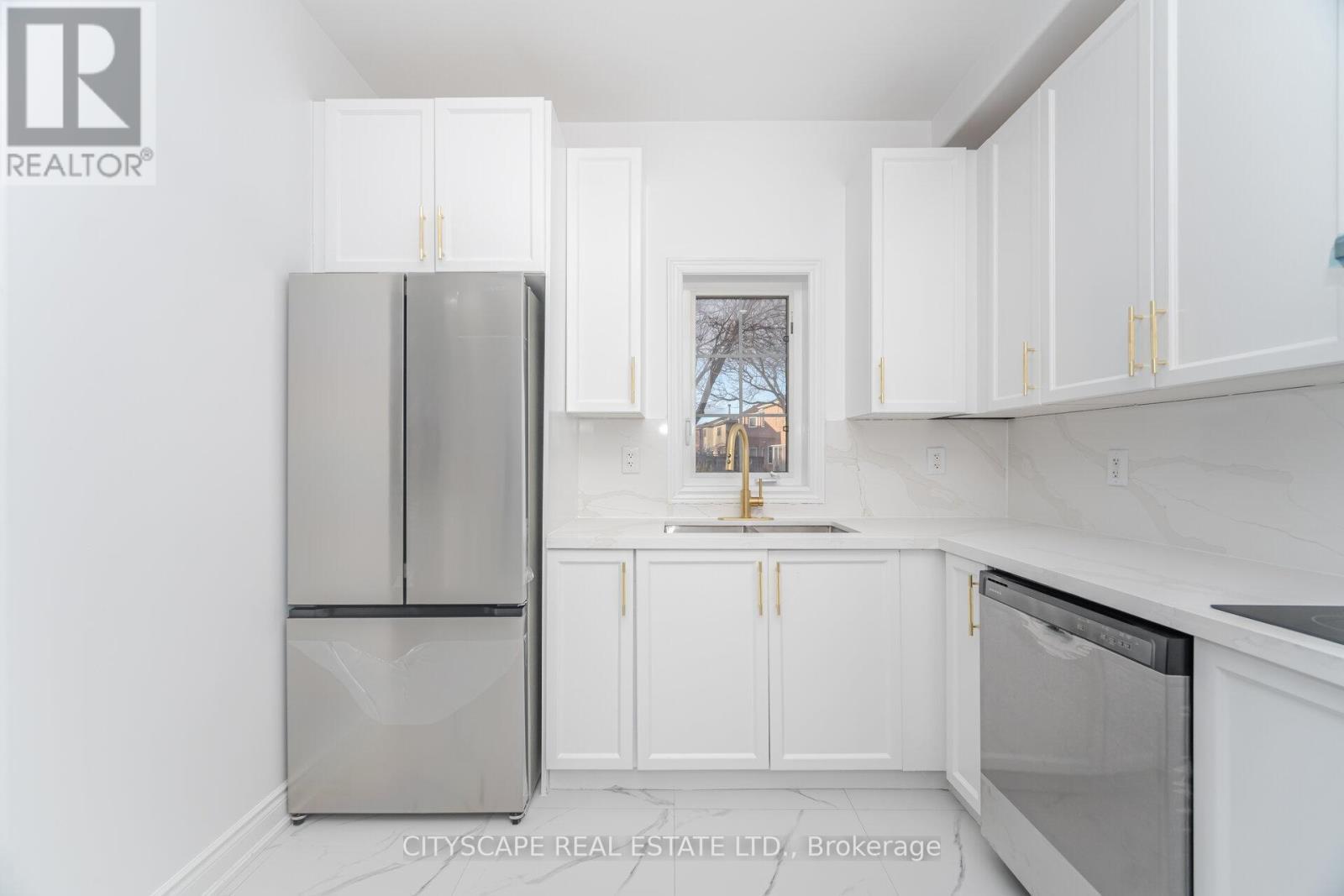 5843 Prairie Circle, Mississauga, ON - Indoor Photo Showing Kitchen