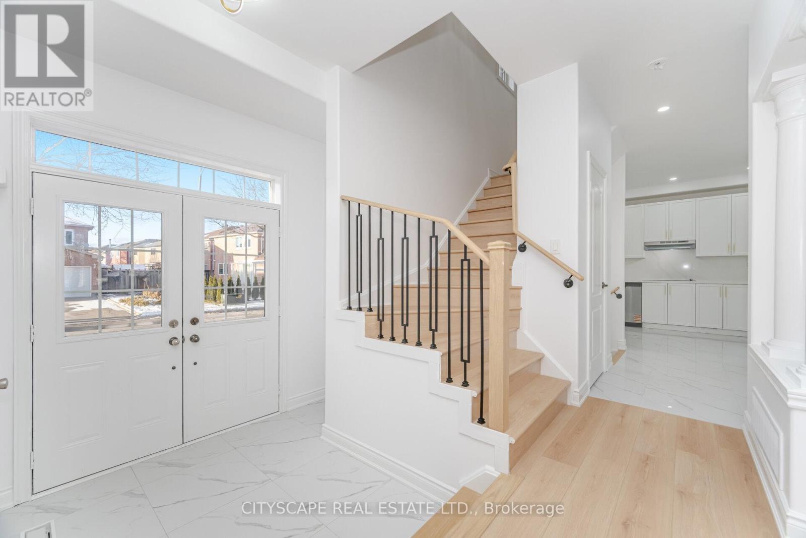 5843 Prairie Circle, Mississauga, ON - Indoor Photo Showing Other Room