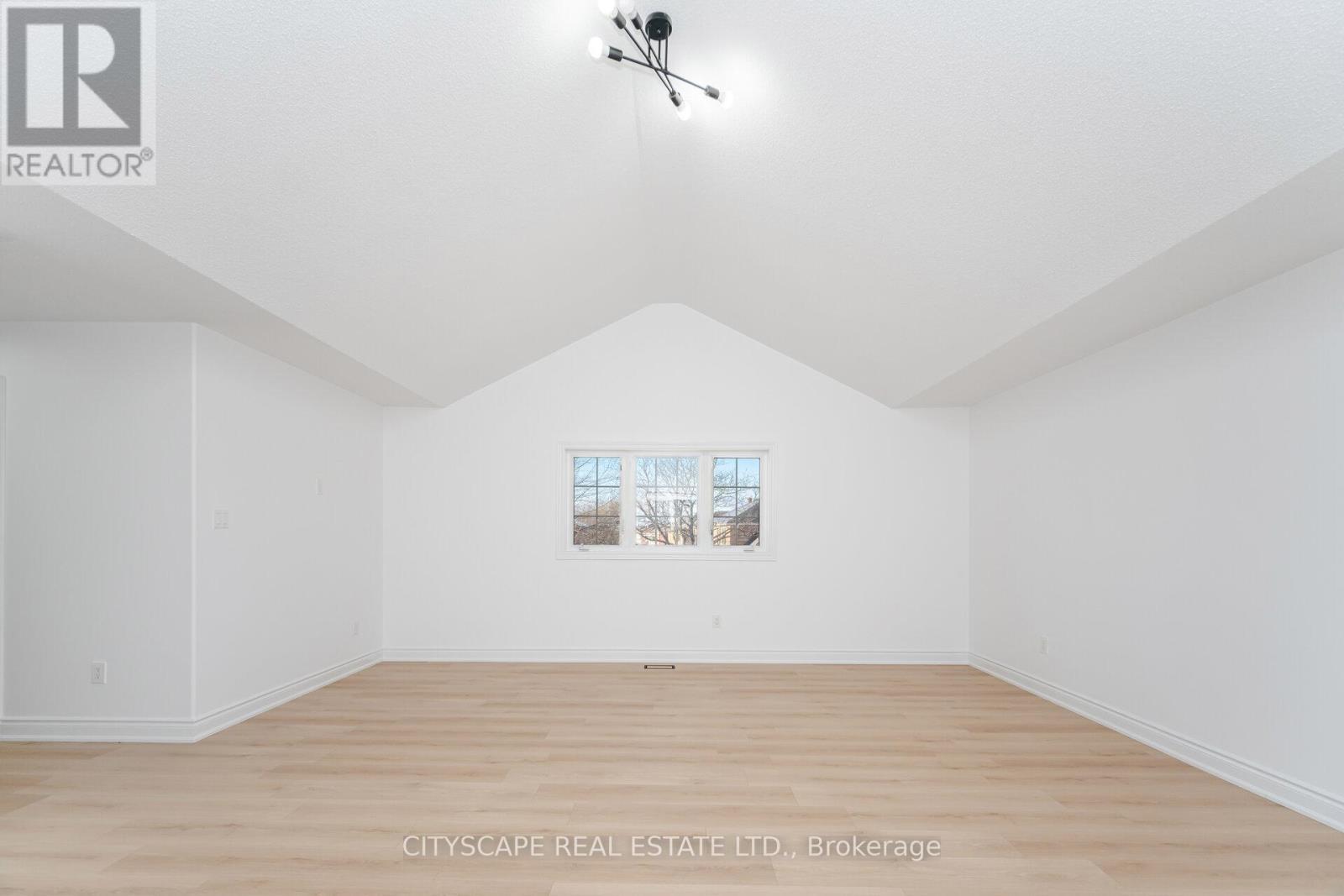 5843 Prairie Circle, Mississauga, ON - Indoor Photo Showing Other Room