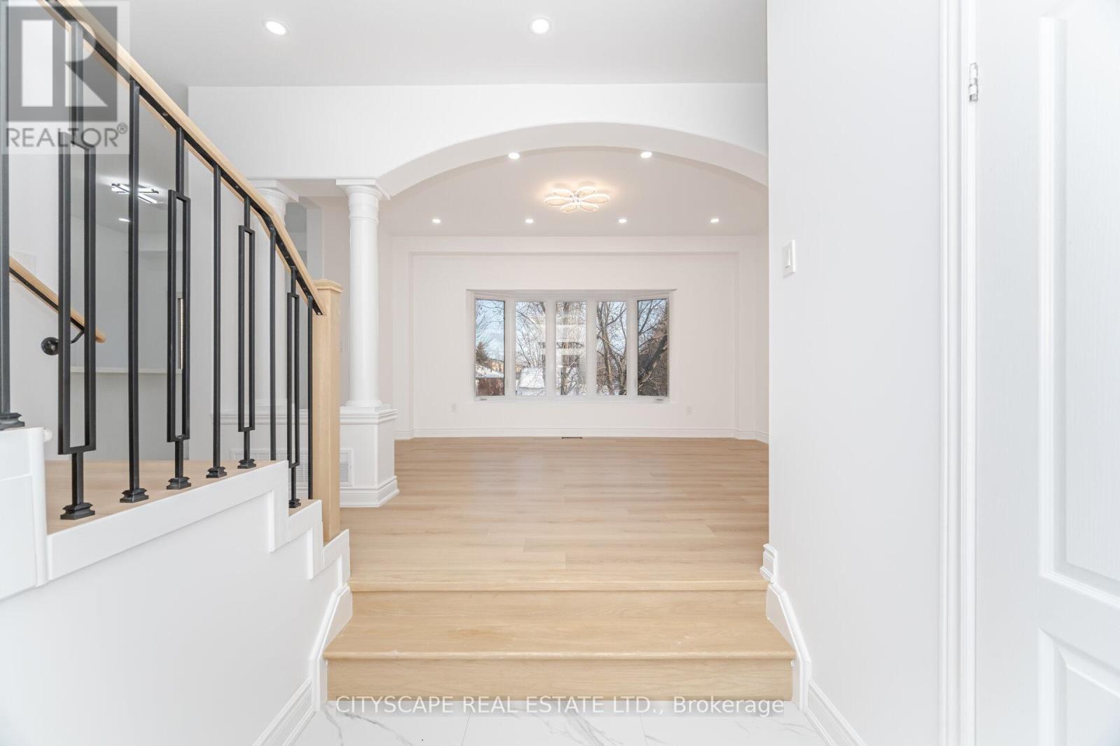 5843 Prairie Circle, Mississauga, ON - Indoor Photo Showing Other Room