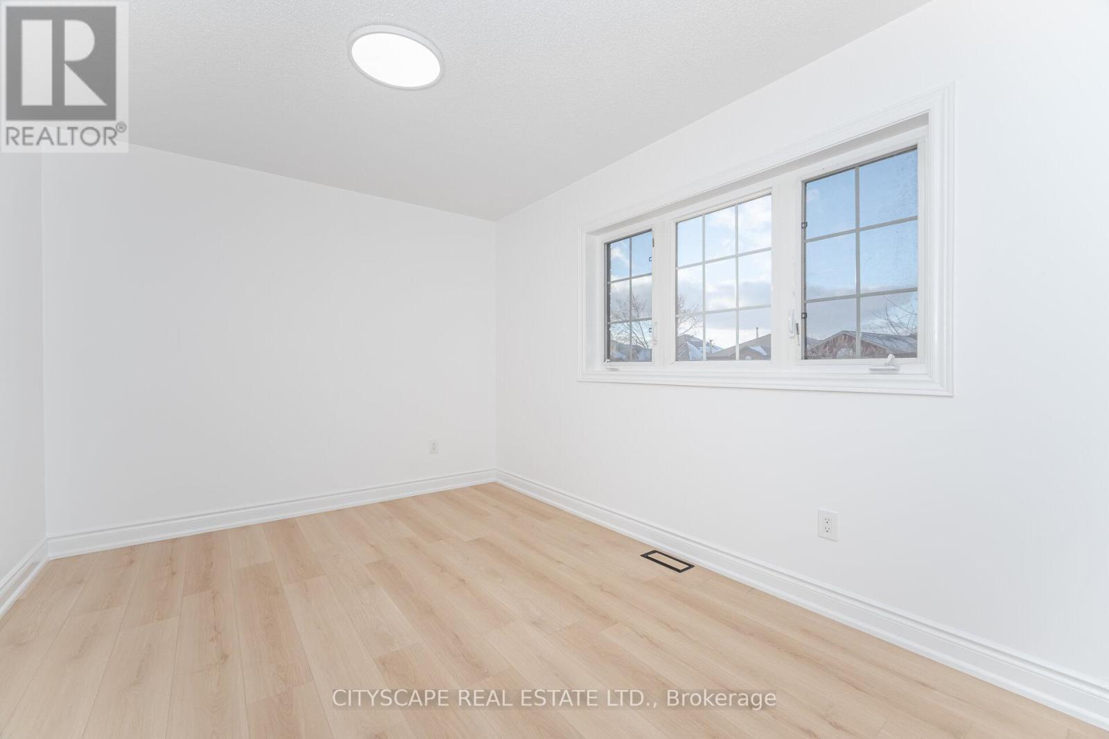 5843 Prairie Circle, Mississauga, ON - Indoor Photo Showing Other Room